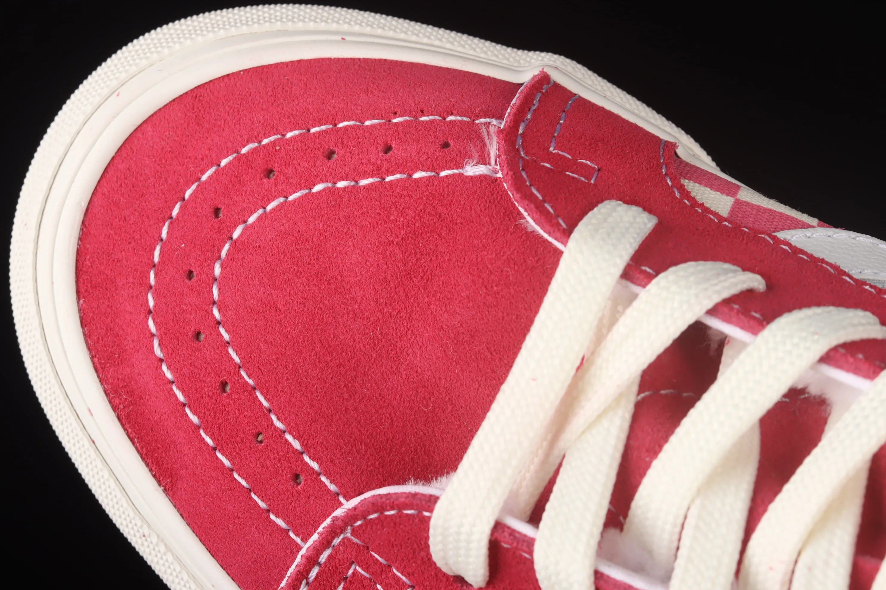 All categories Vans Vans series Vans Hi Vans high-top plus velvet Vans Sk8-Hi Anaheim pink and white checkerboard high-top casual sneakers VN0A38GF2U9
